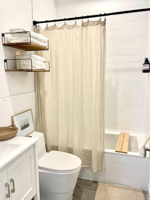 Minimalist Brooklyn Gem To Yourself Nova York
