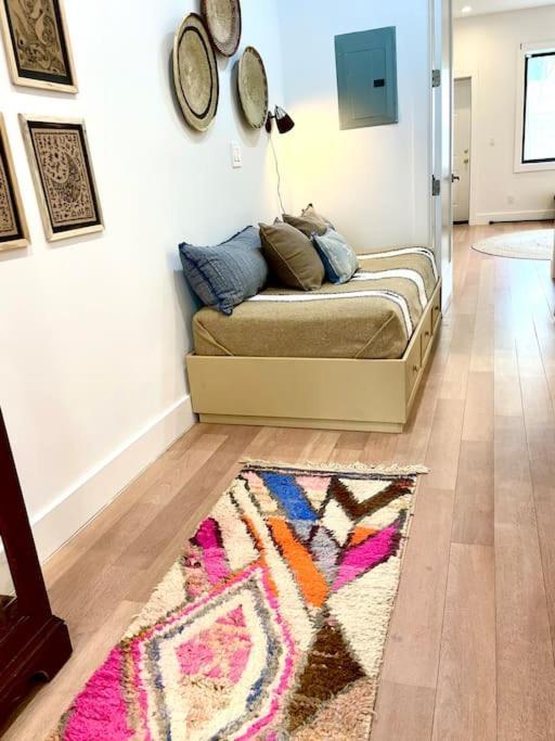 Minimalist Brooklyn Gem To Yourself Nova York